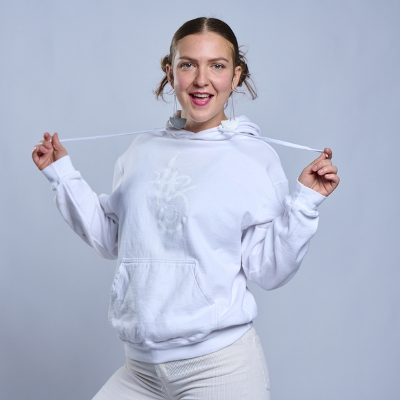 |HĂS| Snow White Hoodie - Picture 4 of 8